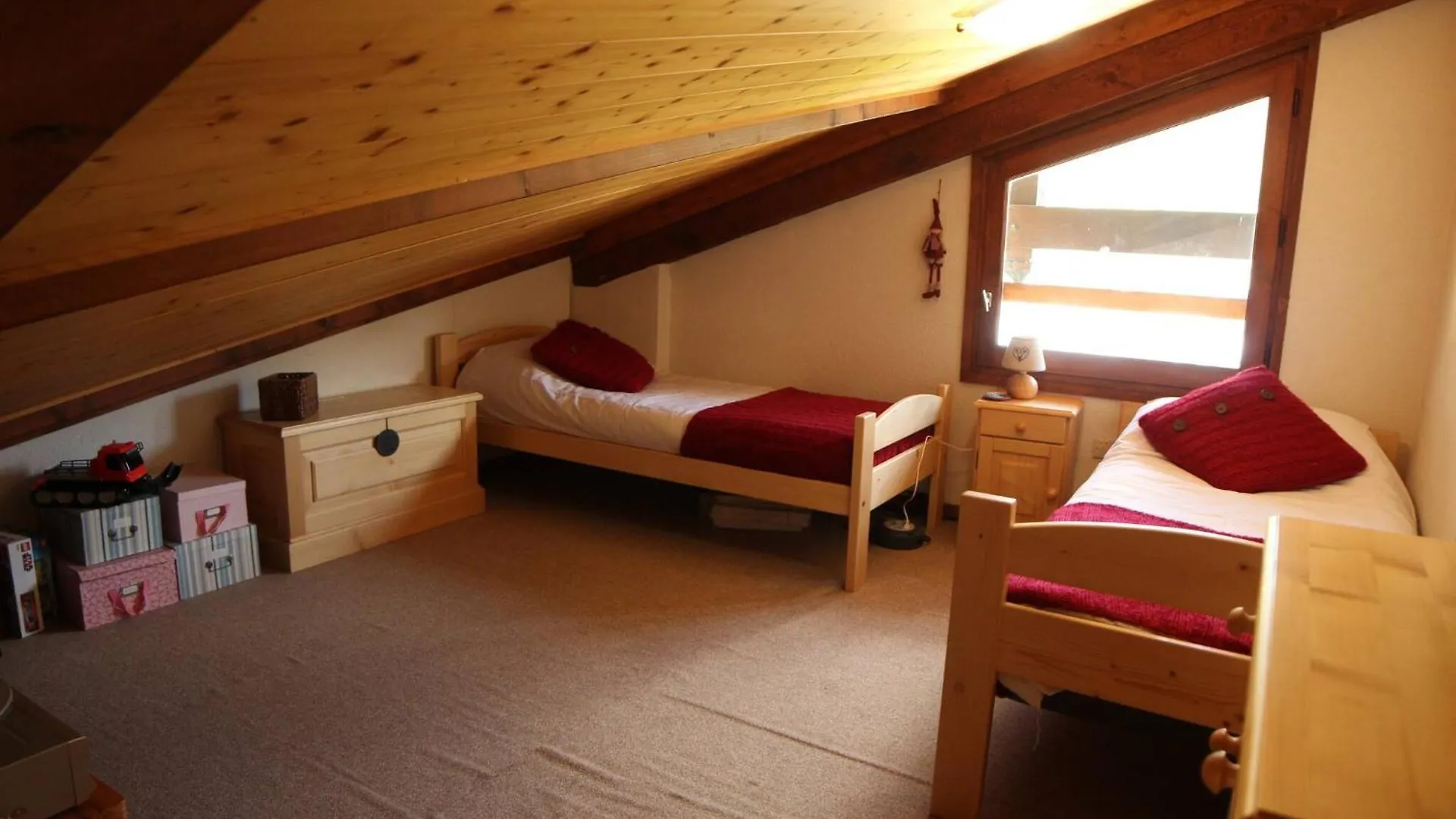 Apartment La Corniche, Central Morzine, Sleeps 6 Morzine